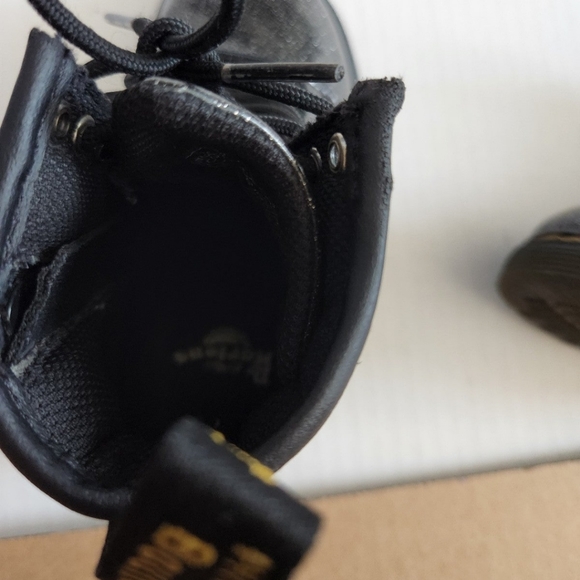 Doc marten toddler boots in size 7 silver black sparkle. - Picture 5 of 12